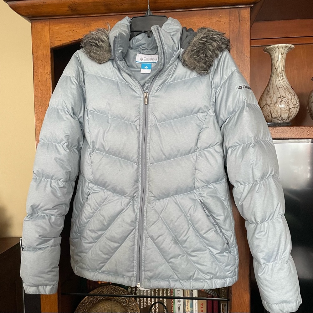 Columbia Puffer Jacket with Removable Fur Hood - Women’s Size M- Light Blue/Gray